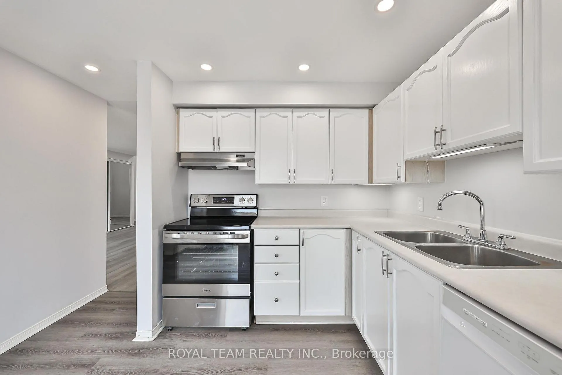Photo 19 of 186 Madelaine Drive, Barrie, Painswick South — HOMEH