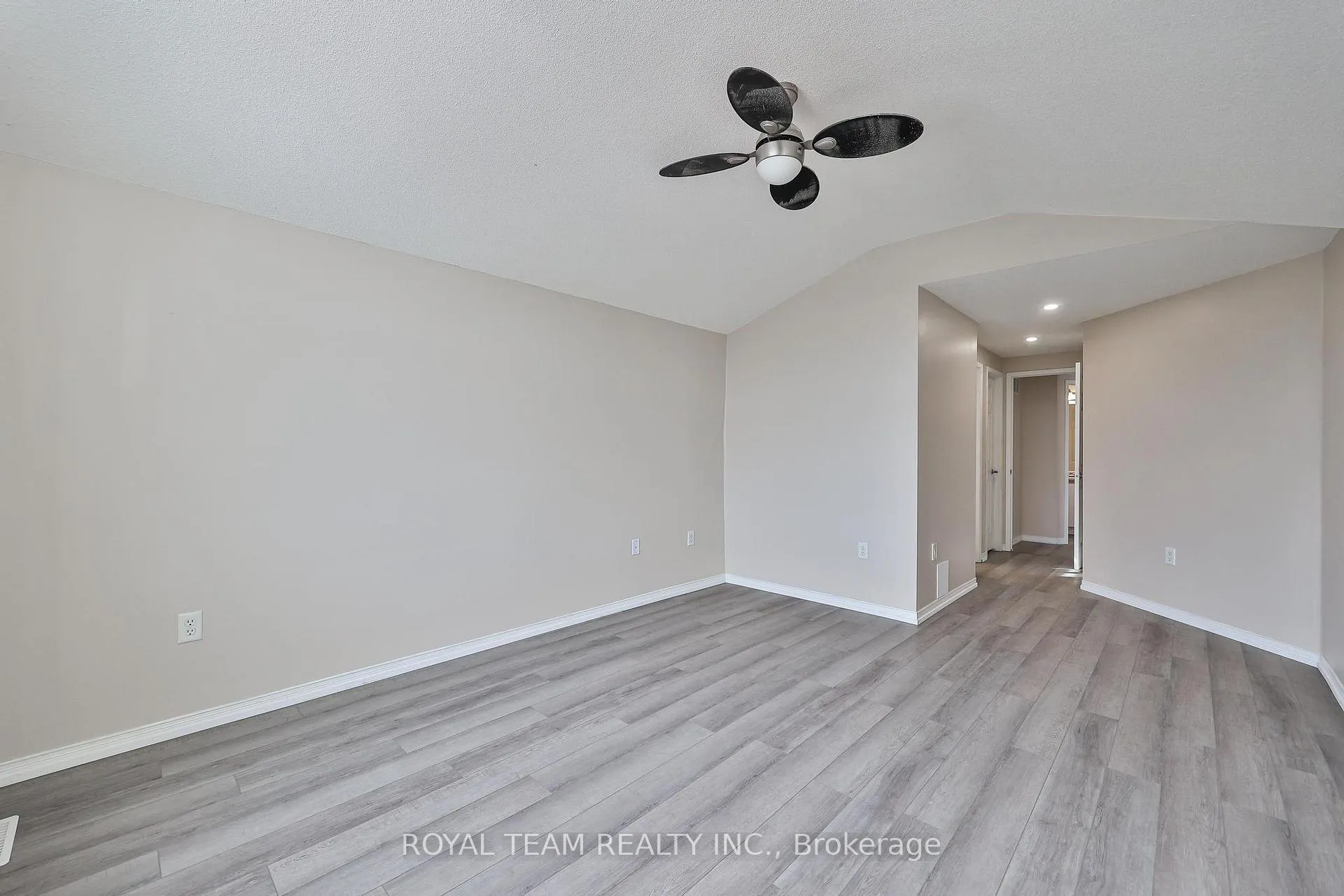 Photo 24 of 186 Madelaine Drive, Barrie, Painswick South — HOMEH