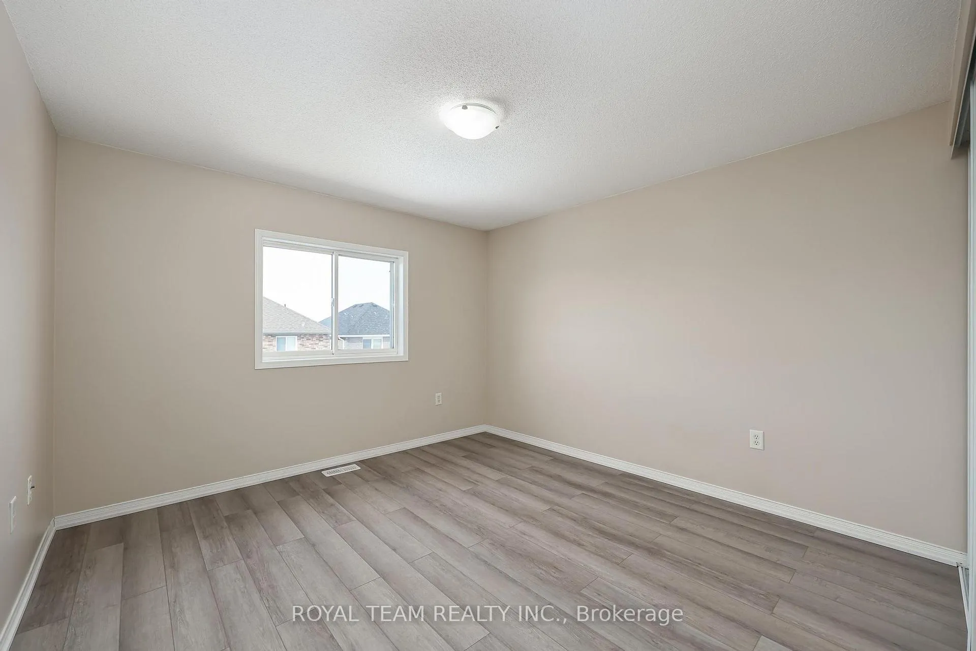 Photo 27 of 186 Madelaine Drive, Barrie, Painswick South — HOMEH