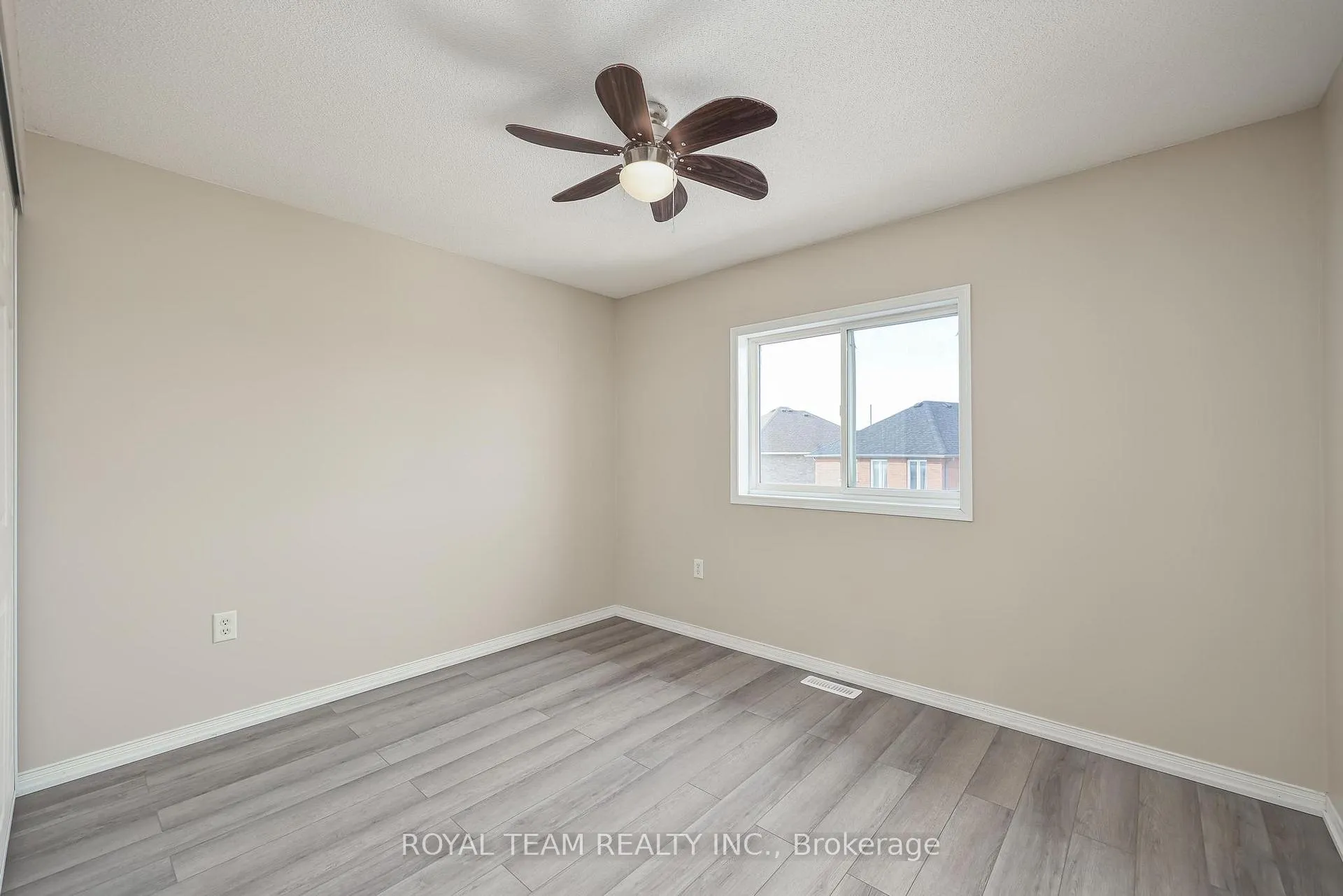 Photo 29 of 186 Madelaine Drive, Barrie, Painswick South — HOMEH