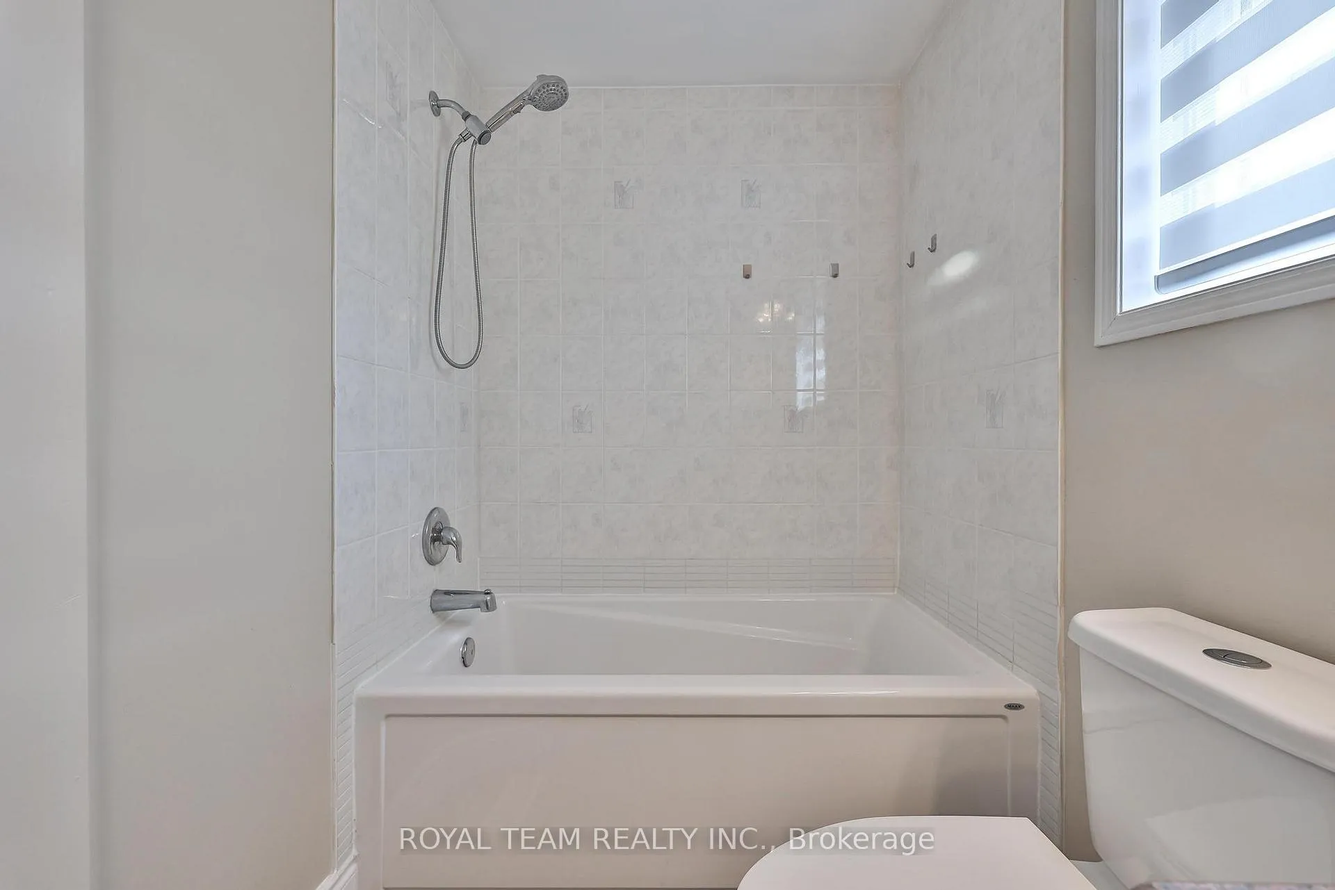 Photo 35 of 186 Madelaine Drive, Barrie, Painswick South — HOMEH