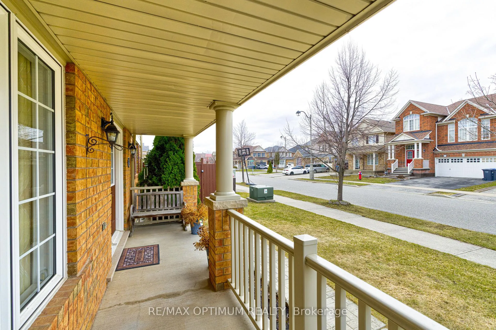 Photo 4 of 177 Fandango Drive, Brampton, Credit Valley — HOMEH