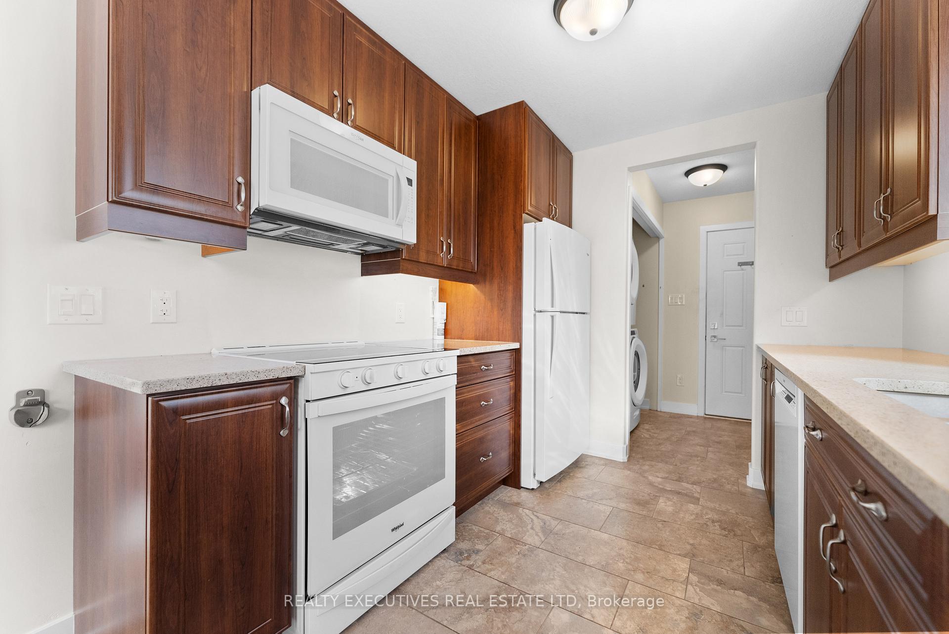 Photo 15 of 210 Harold Street S, Smiths Falls — HOMEH