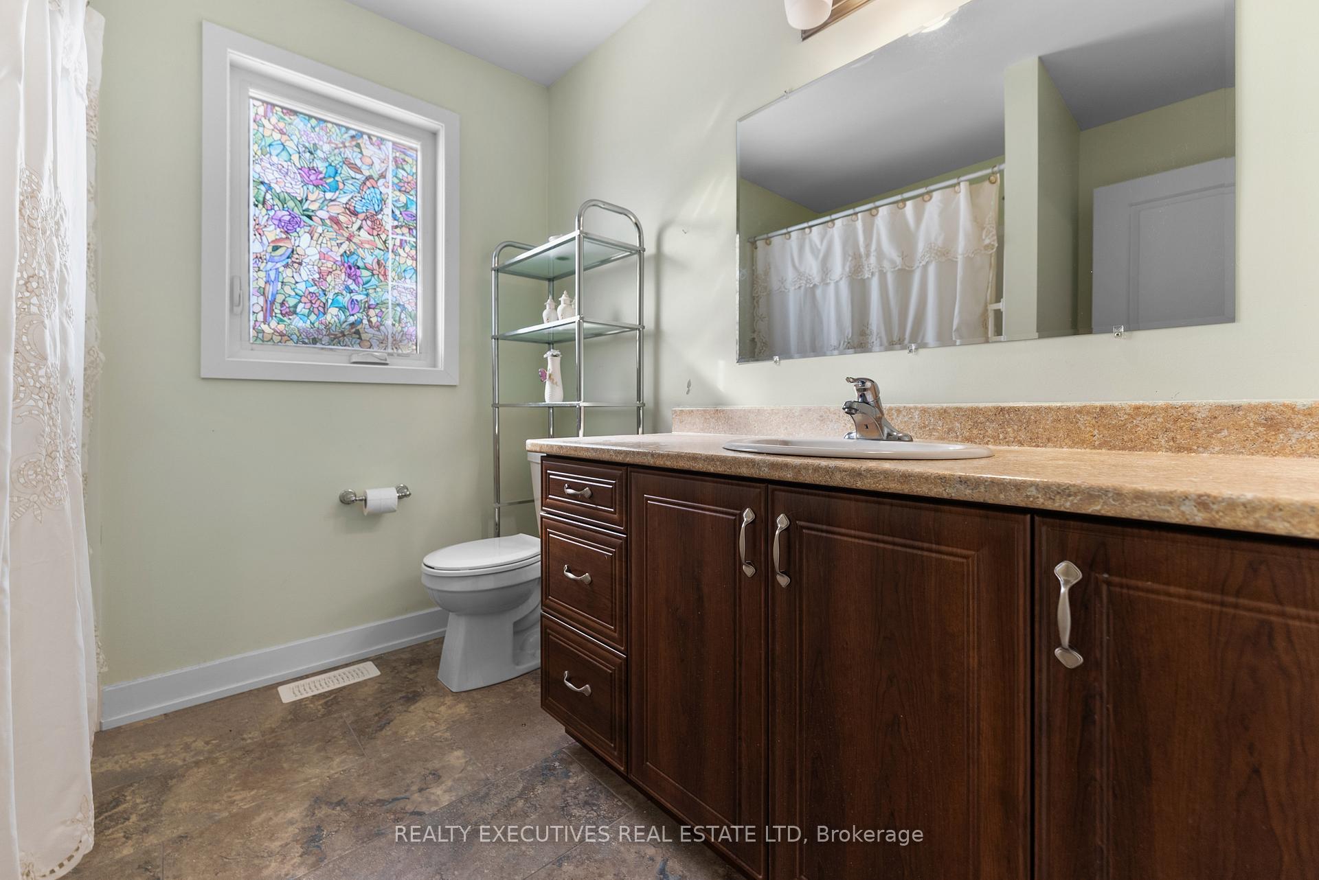 Photo 28 of 210 Harold Street S, Smiths Falls — HOMEH