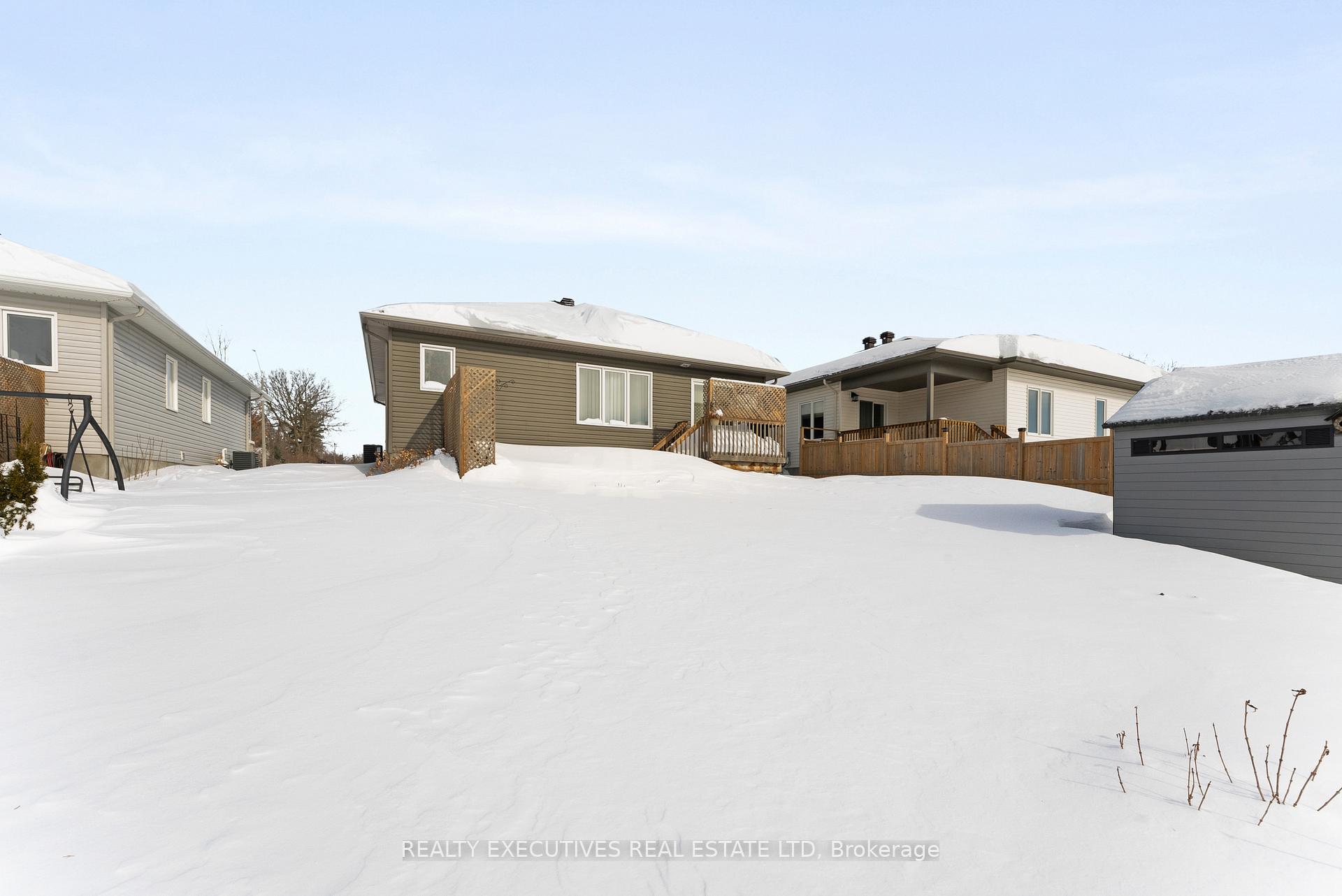 Photo 32 of 210 Harold Street S, Smiths Falls — HOMEH