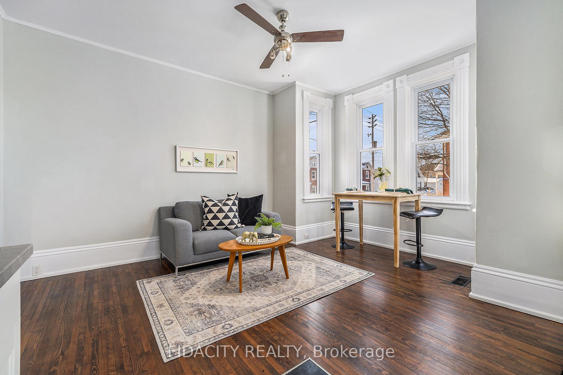Photo 4 of 115 Chambers Street, Smiths Falls — HOMEH