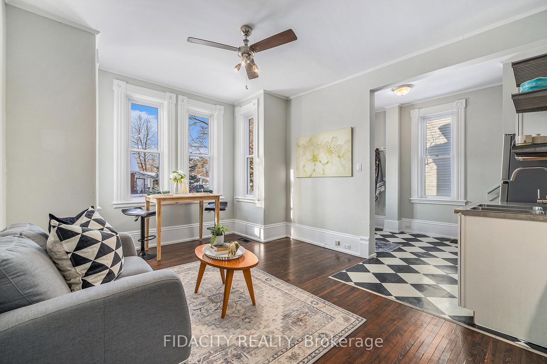 Photo 5 of 115 Chambers Street, Smiths Falls — HOMEH