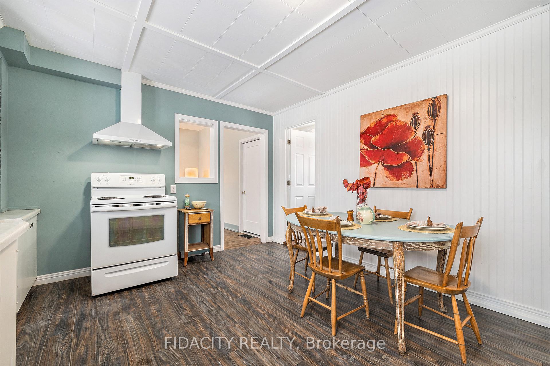 Photo 17 of 115 Chambers Street, Smiths Falls — HOMEH
