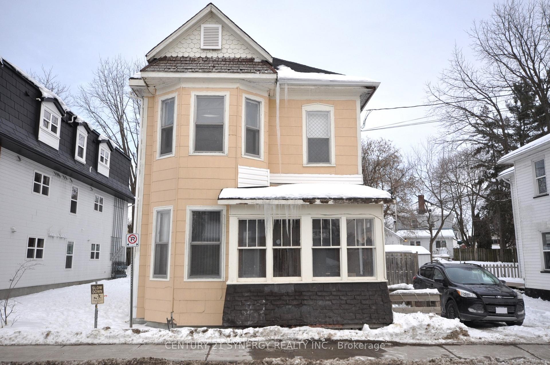 Front of 155 Beckwith Street N