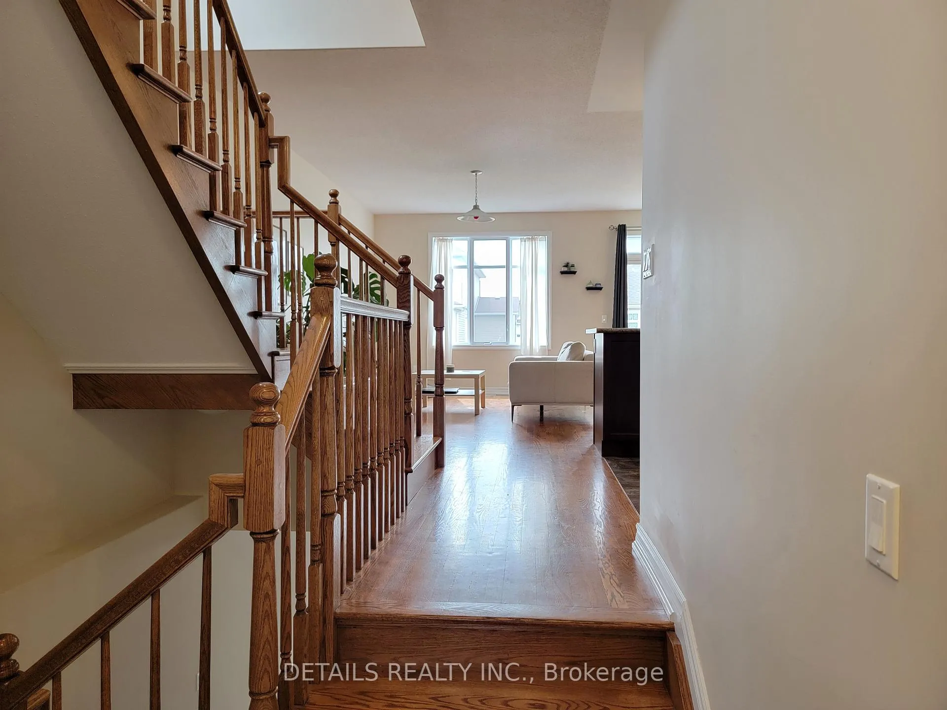 Photo 2 of 302 Glenbrae Avenue, Ottawa, Kanata - Morgan's Grant/South March — HOMEH