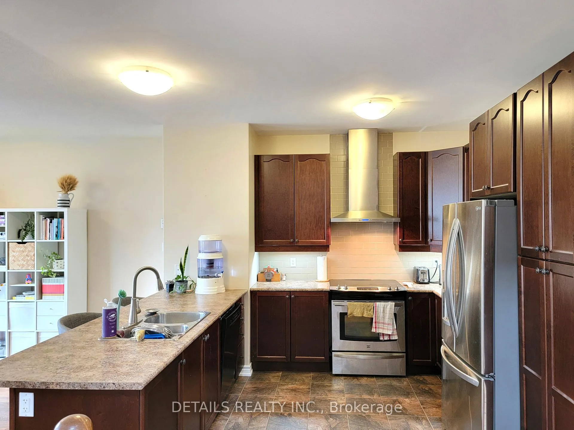 Photo 5 of 302 Glenbrae Avenue, Ottawa, Kanata - Morgan's Grant/South March — HOMEH