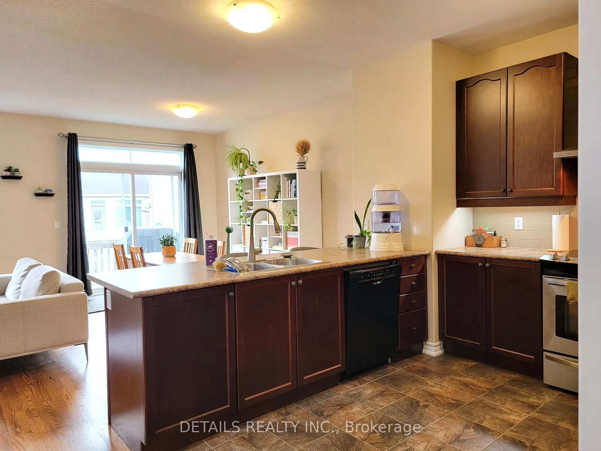 Photo 6 of 302 Glenbrae Avenue, Ottawa, Kanata - Morgan's Grant/South March — HOMEH