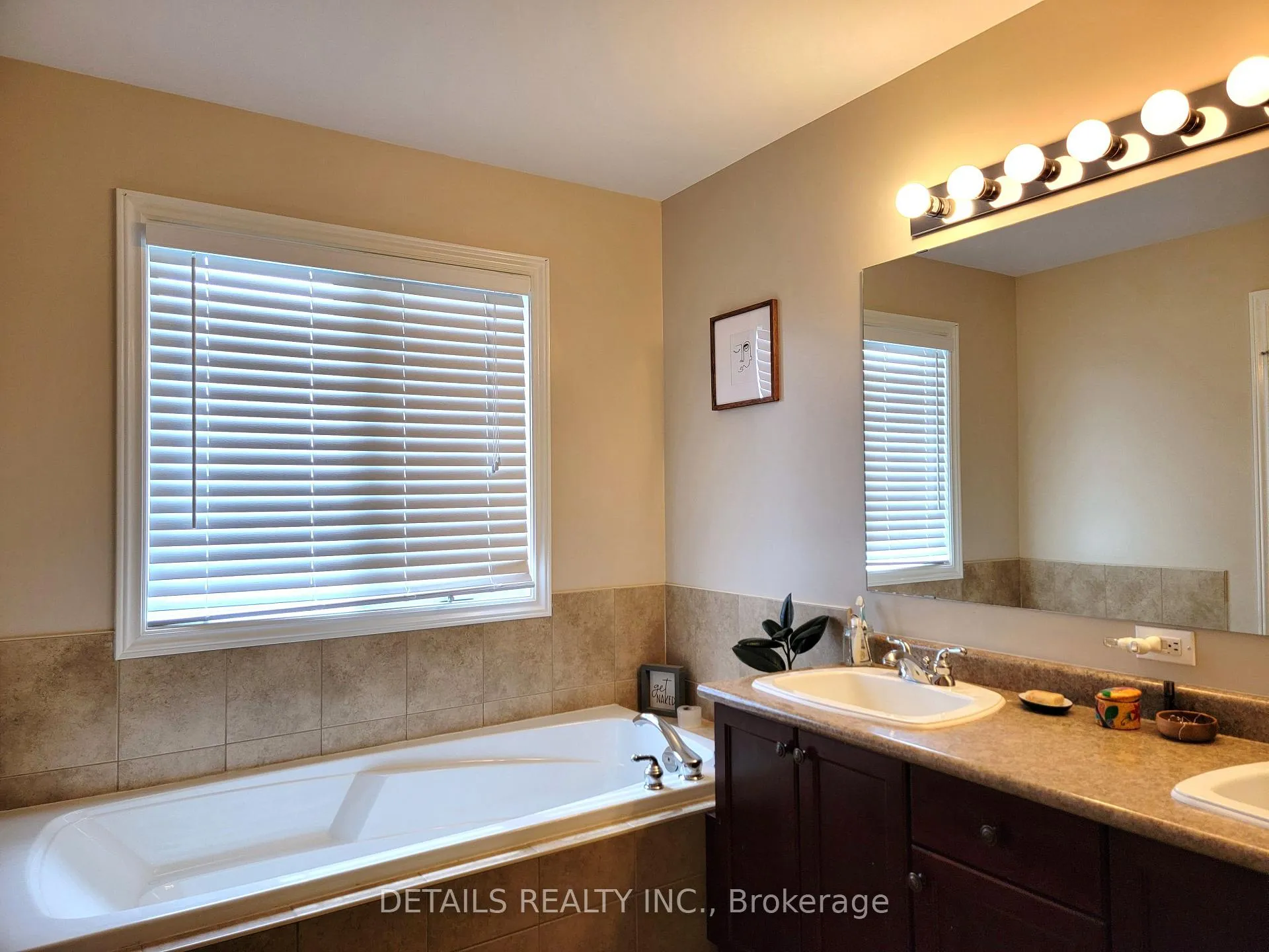 Photo 18 of 302 Glenbrae Avenue, Ottawa, Kanata - Morgan's Grant/South March — HOMEH