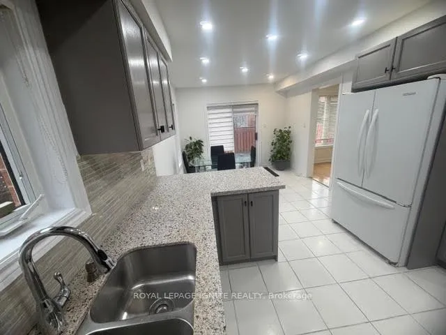 Photo 8 of 3 Todmorden Drive, Brampton, Northwest Sandalwood Parkway — HOMEH