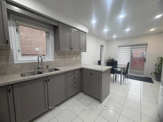 Photo 11 of 3 Todmorden Drive, Brampton, Northwest Sandalwood Parkway — HOMEH