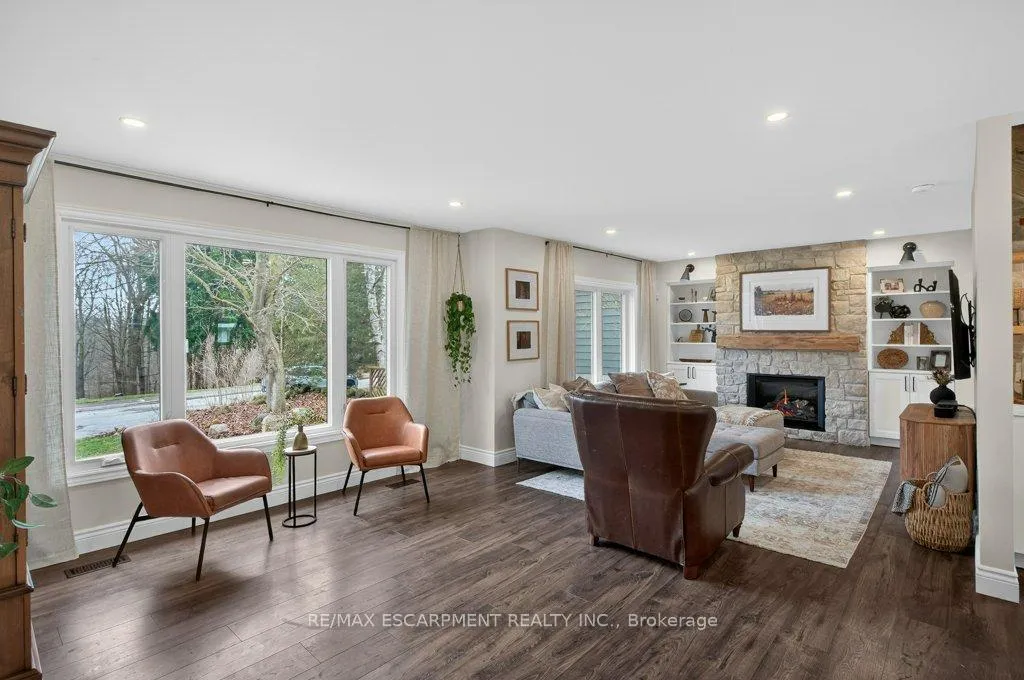 Photo 15 of 71 Nelson Street, Hamilton, Waterdown — HOMEH