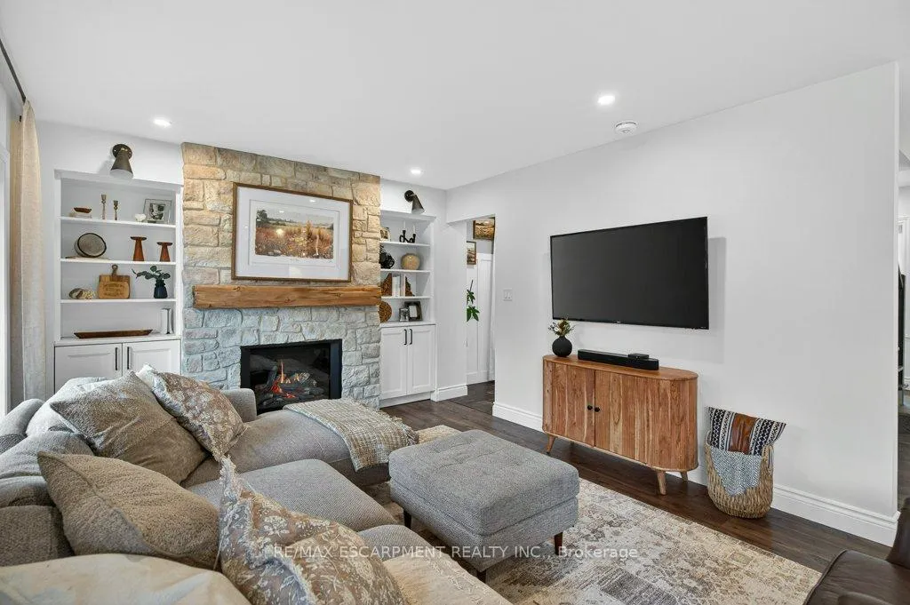 Photo 16 of 71 Nelson Street, Hamilton, Waterdown — HOMEH