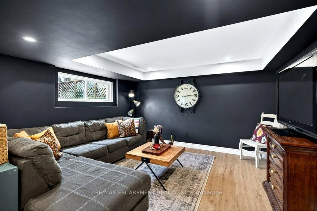 Photo 33 of 71 Nelson Street, Hamilton, Waterdown — HOMEH