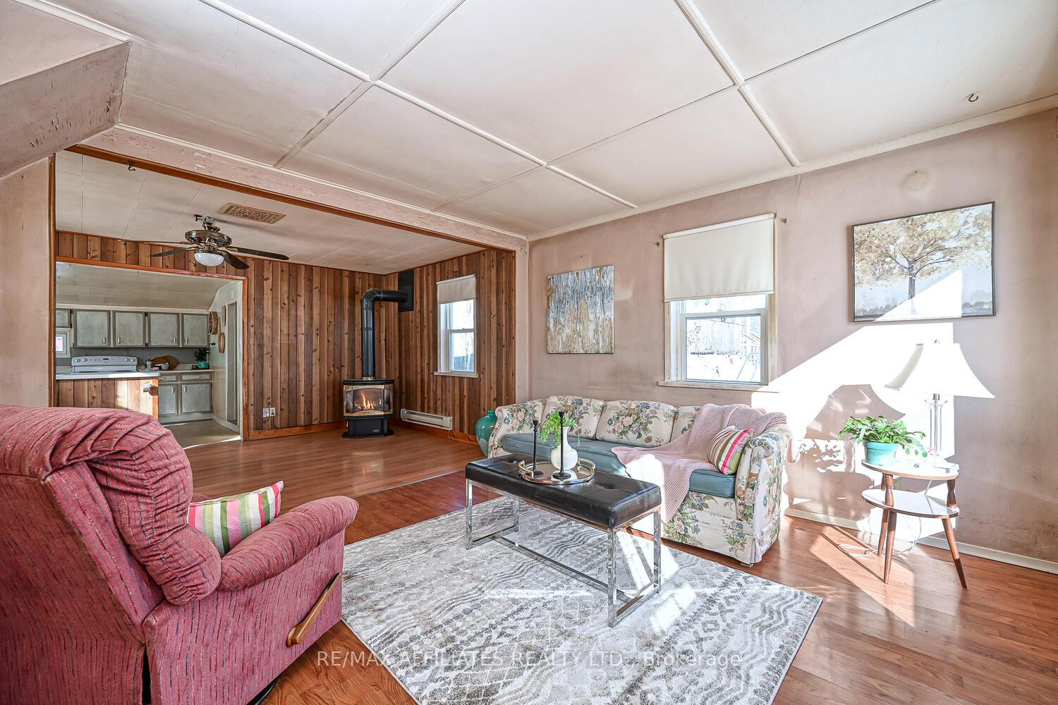 Photo 10 of 22 Second Street, Smiths Falls — HOMEH