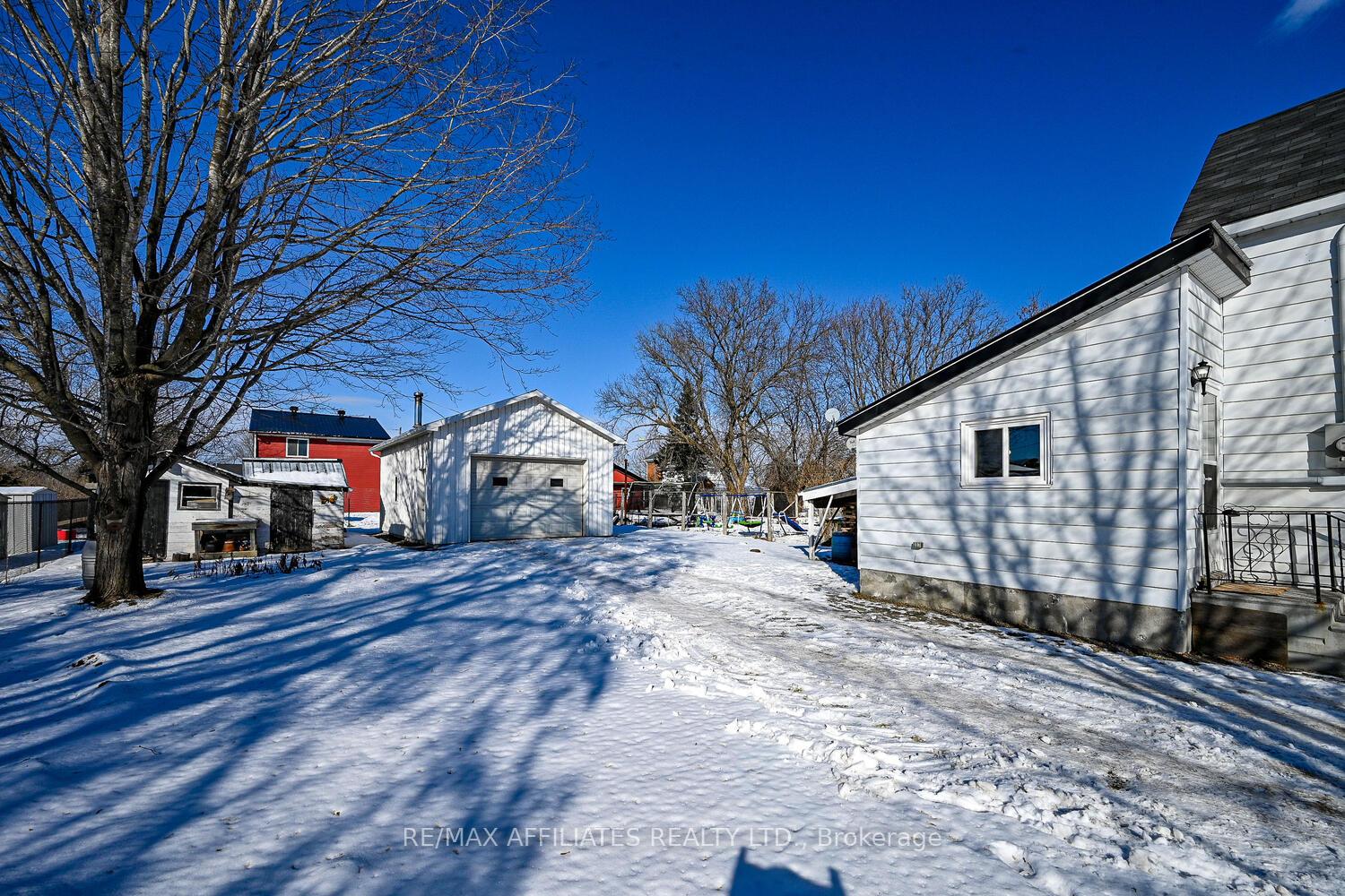 Photo 26 of 22 Second Street, Smiths Falls — HOMEH