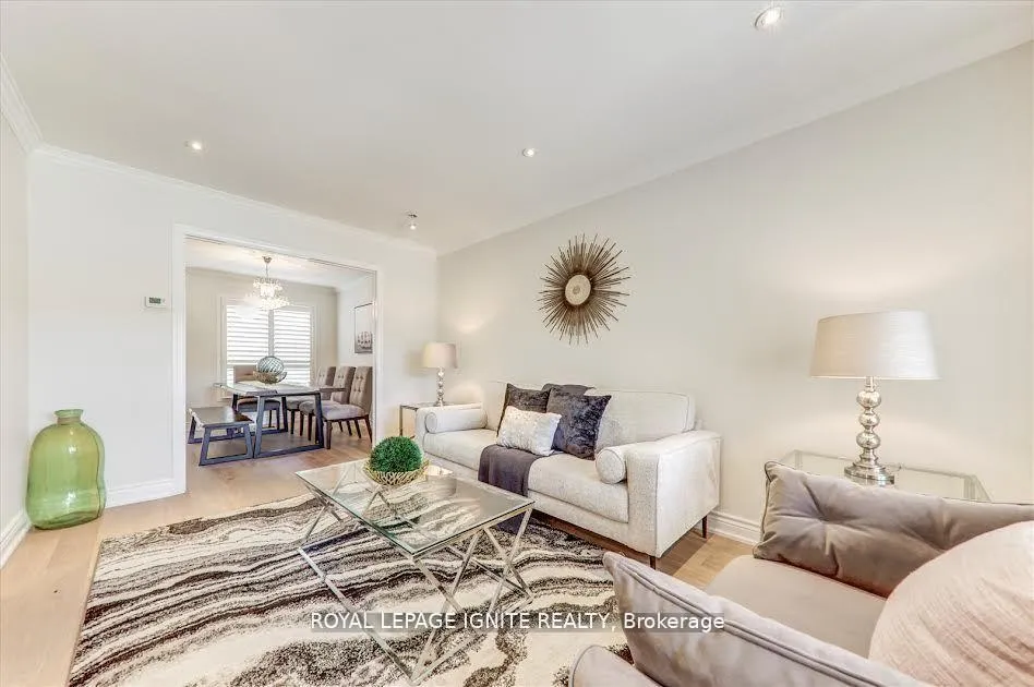 Photo 2 of 26 Halfmoon Square, Scarborough, Highland Creek — HOMEH