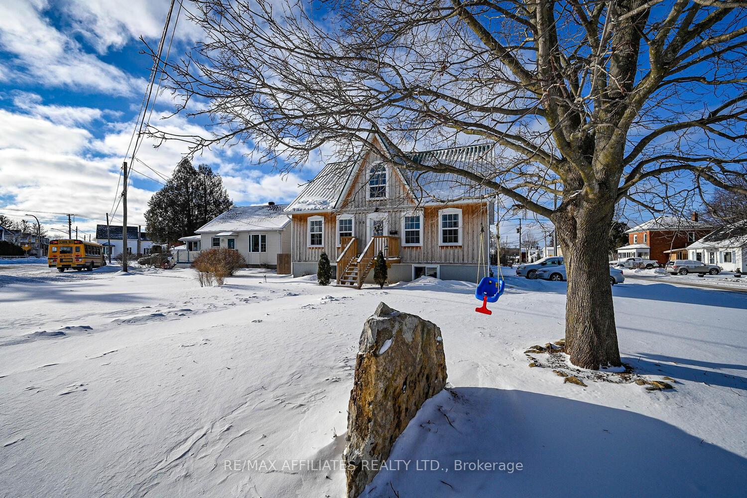 Photo 1 of 190 Beckwith Street N, Smiths Falls — HOMEH
