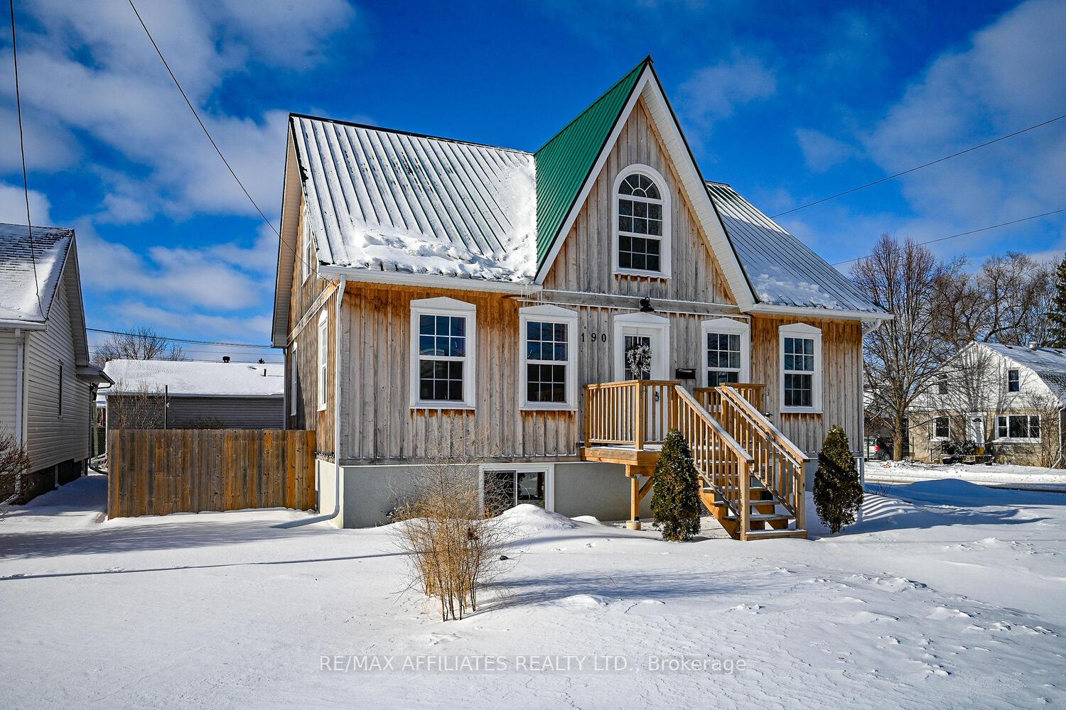Photo 2 of 190 Beckwith Street N, Smiths Falls — HOMEH