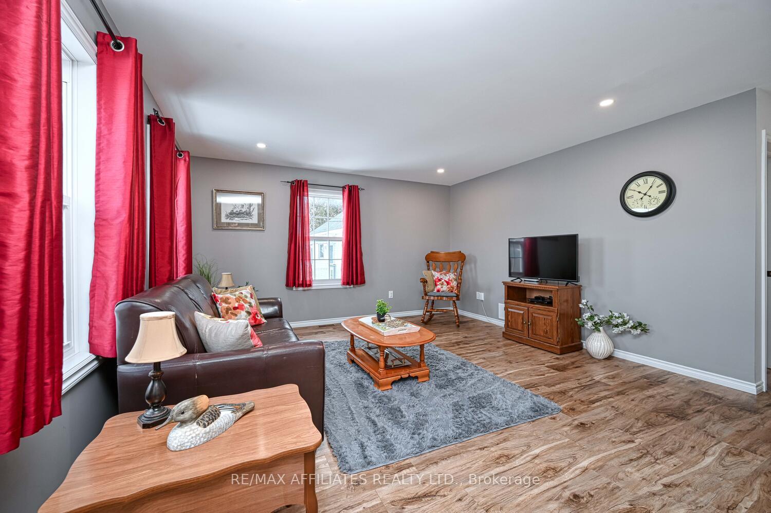 Photo 5 of 190 Beckwith Street N, Smiths Falls — HOMEH