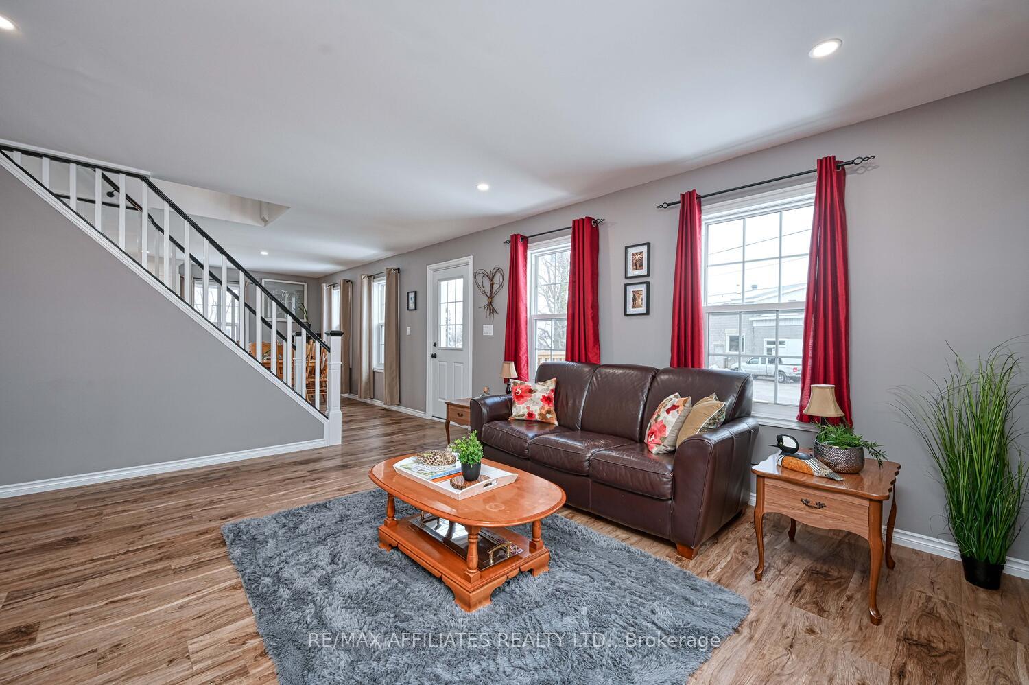 Photo 7 of 190 Beckwith Street N, Smiths Falls — HOMEH