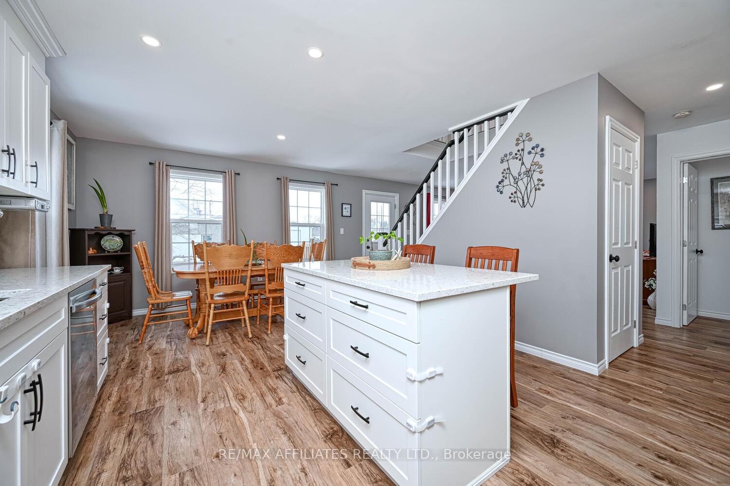 Photo 10 of 190 Beckwith Street N, Smiths Falls — HOMEH