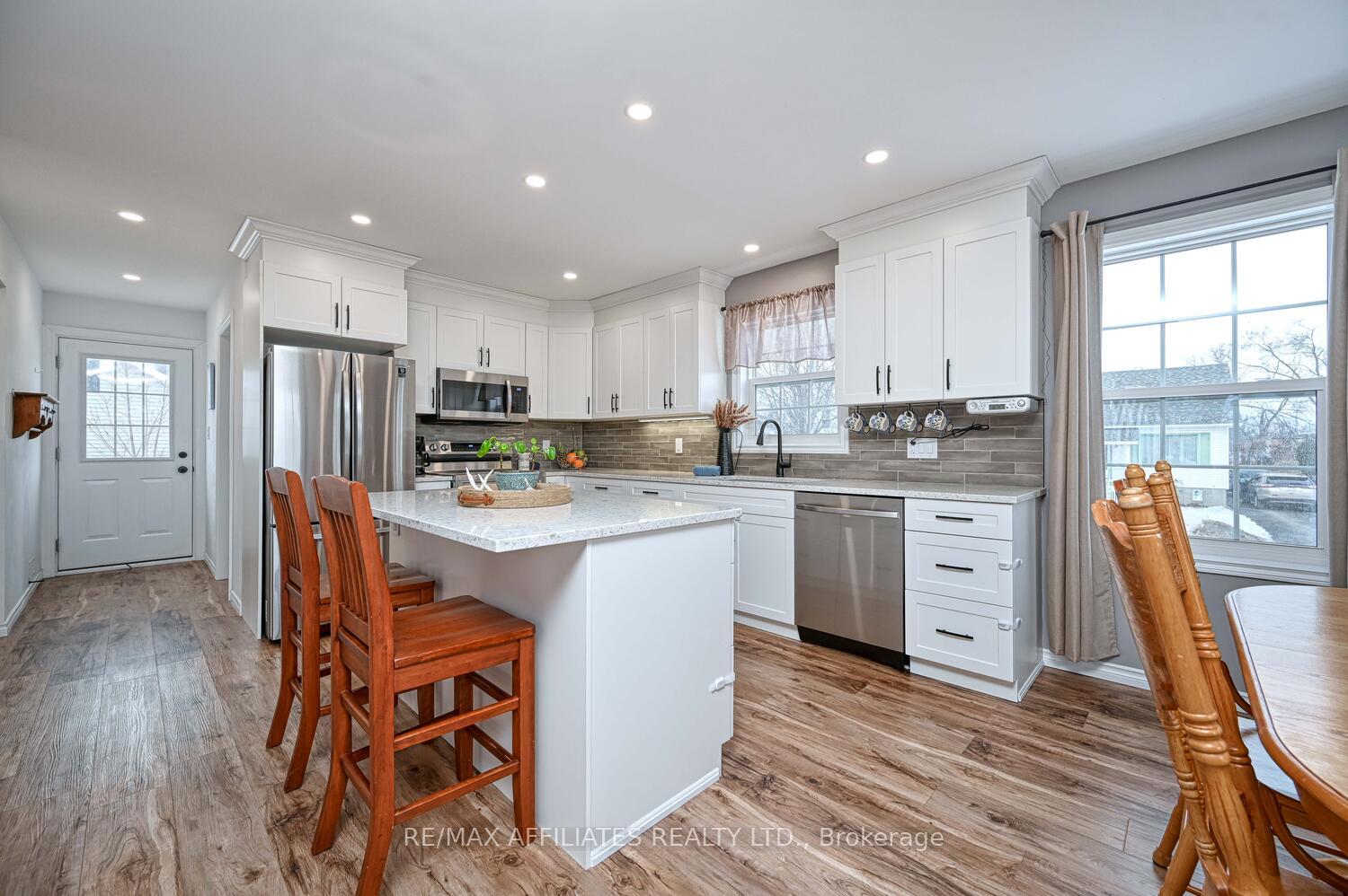 Photo 11 of 190 Beckwith Street N, Smiths Falls — HOMEH