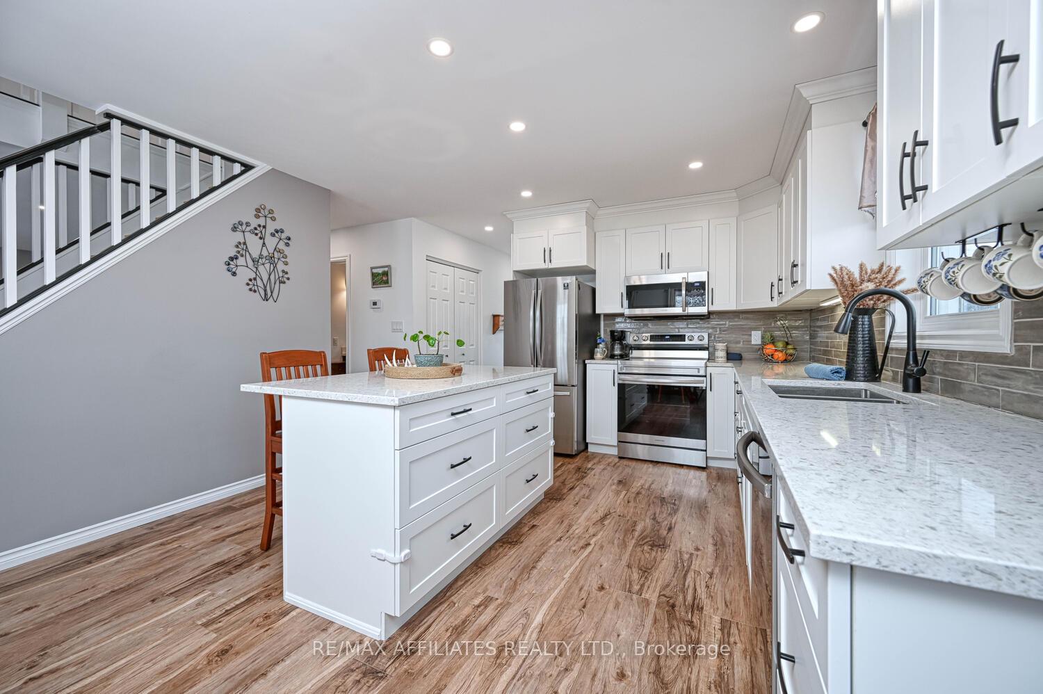 Photo 13 of 190 Beckwith Street N, Smiths Falls — HOMEH