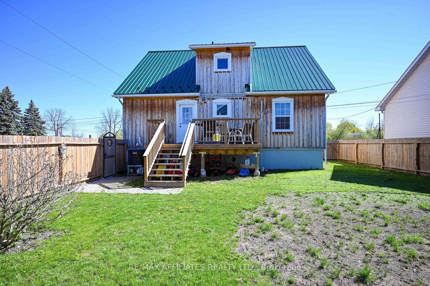 Photo 37 of 190 Beckwith Street N, Smiths Falls — HOMEH