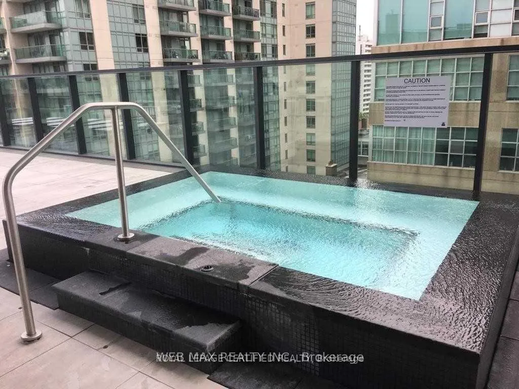 Photo 13 of Unit 1611, 185 Roehampton Avenue, Toronto, Mount Pleasant West — HOMEH