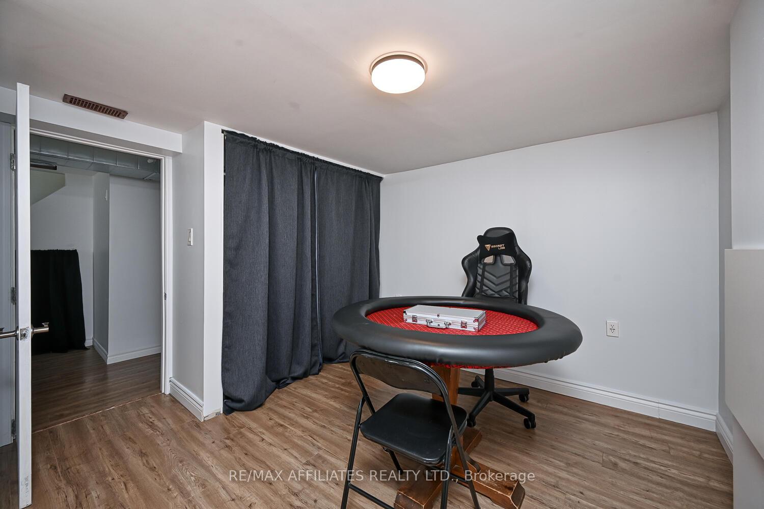 Photo 19 of 6 Catherine Street, Smiths Falls — HOMEH