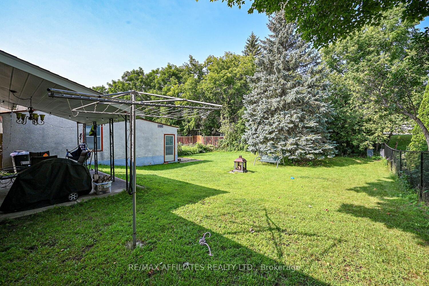 Photo 26 of 6 Catherine Street, Smiths Falls — HOMEH