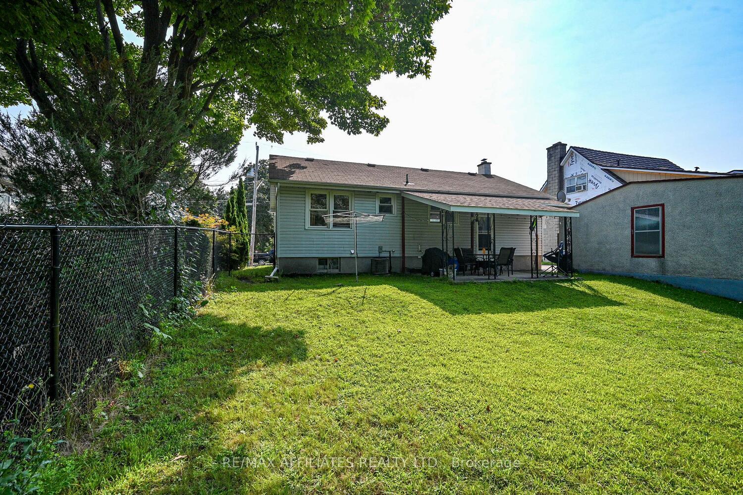 Photo 28 of 6 Catherine Street, Smiths Falls — HOMEH