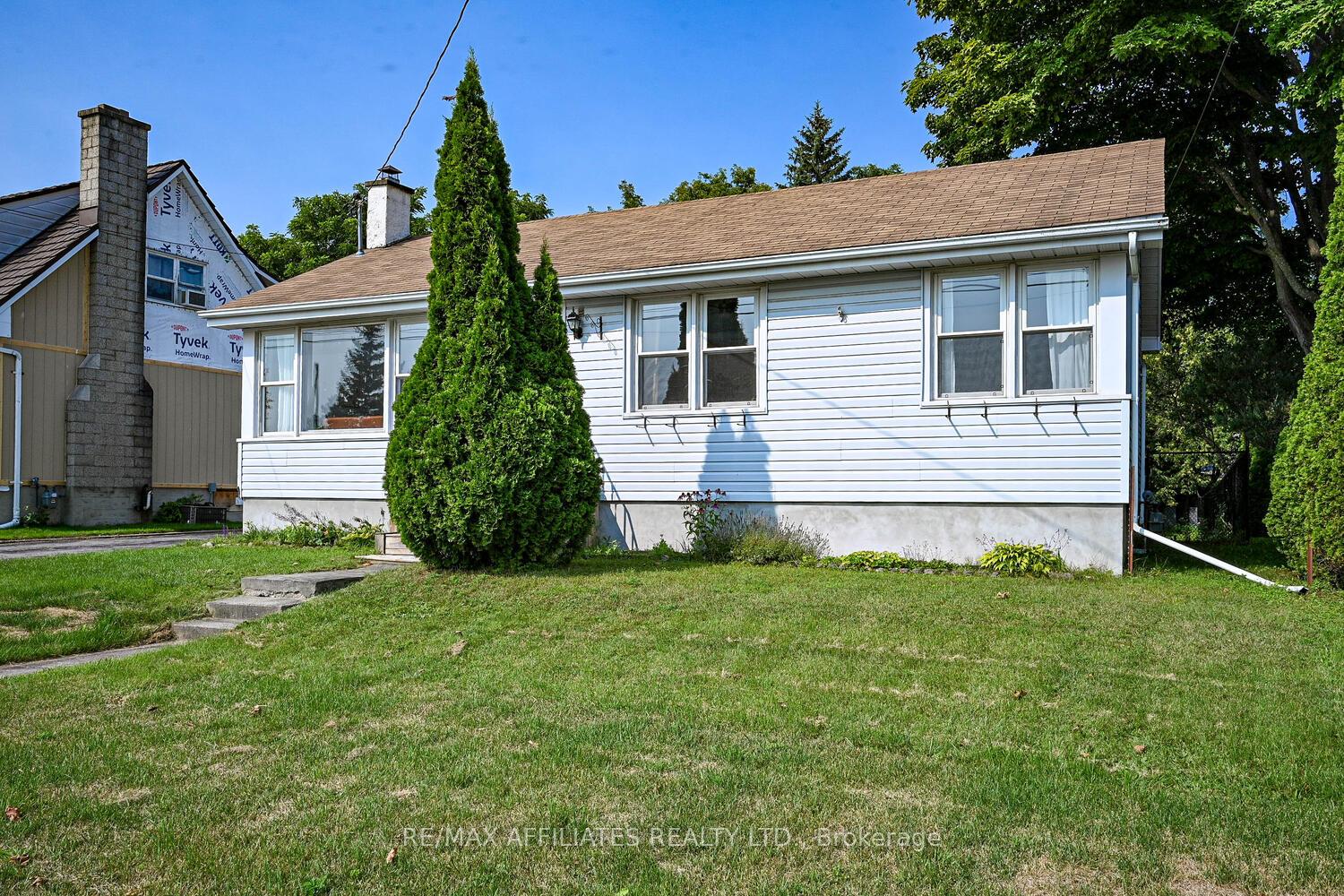 Photo 33 of 6 Catherine Street, Smiths Falls — HOMEH