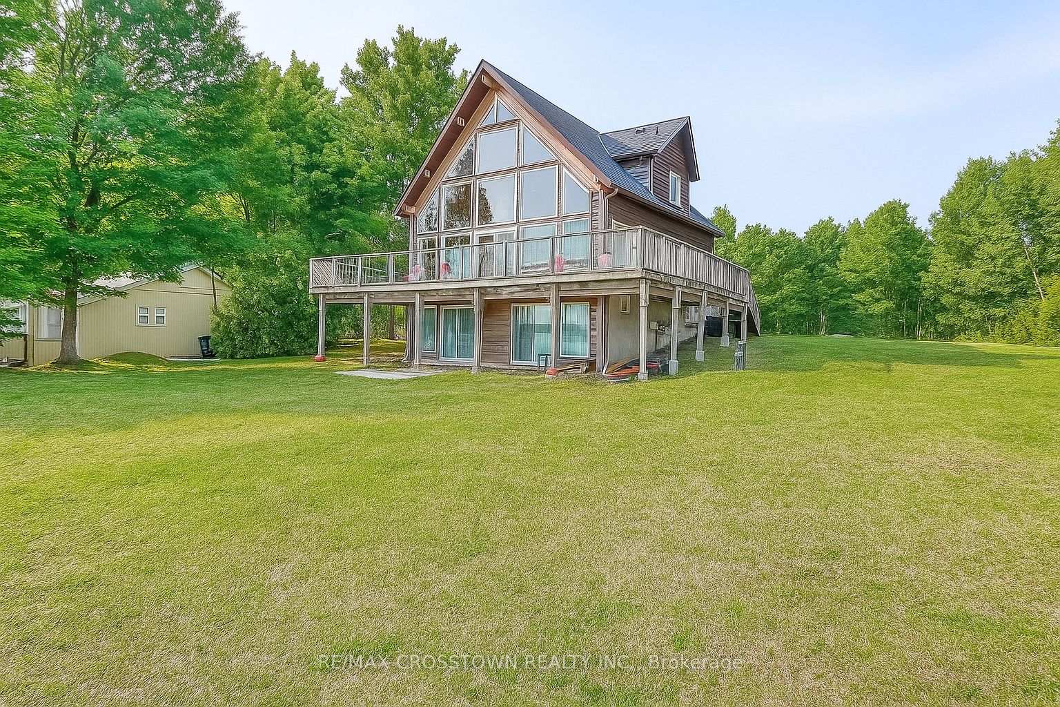 Photo 2 of 3093 Sandy Bend, Springwater, Rural Springwater — HOMEH
