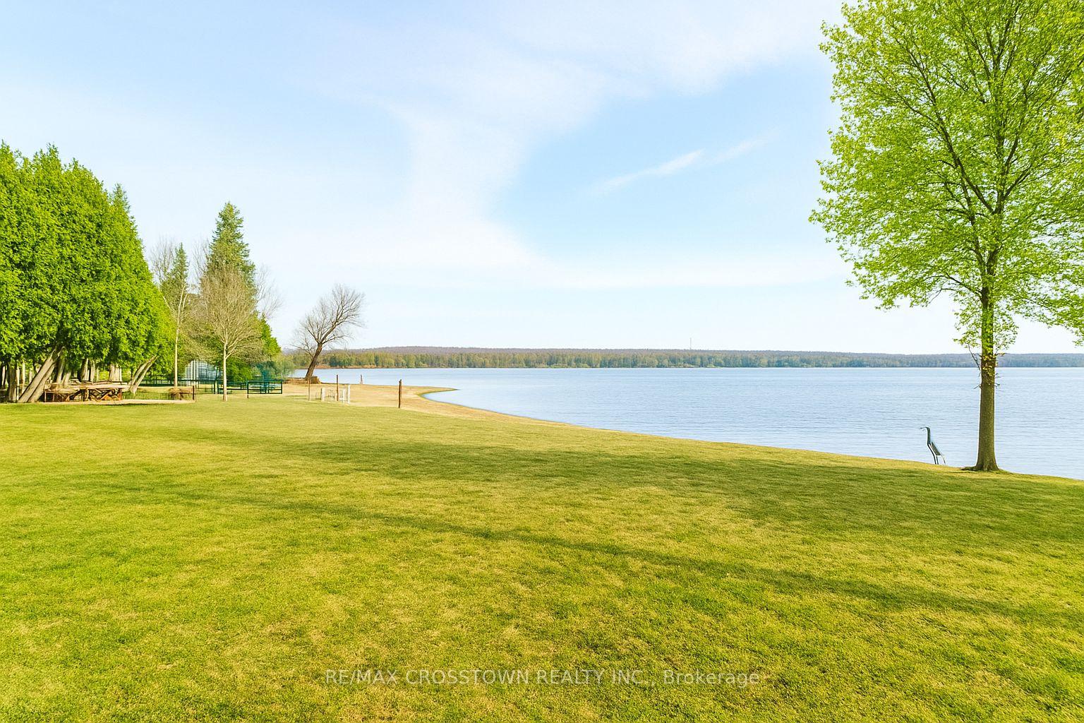 Photo 3 of 3093 Sandy Bend, Springwater, Rural Springwater — HOMEH
