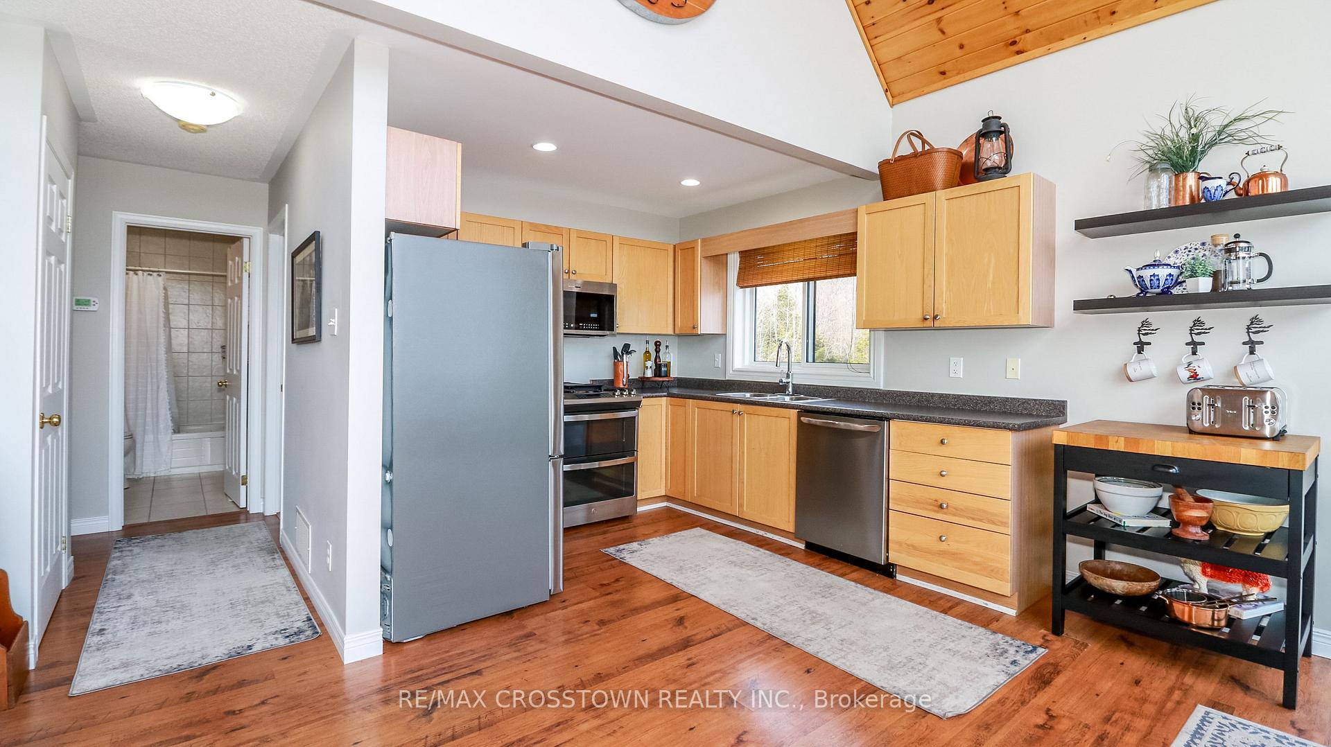 Photo 13 of 3093 Sandy Bend, Springwater, Rural Springwater — HOMEH