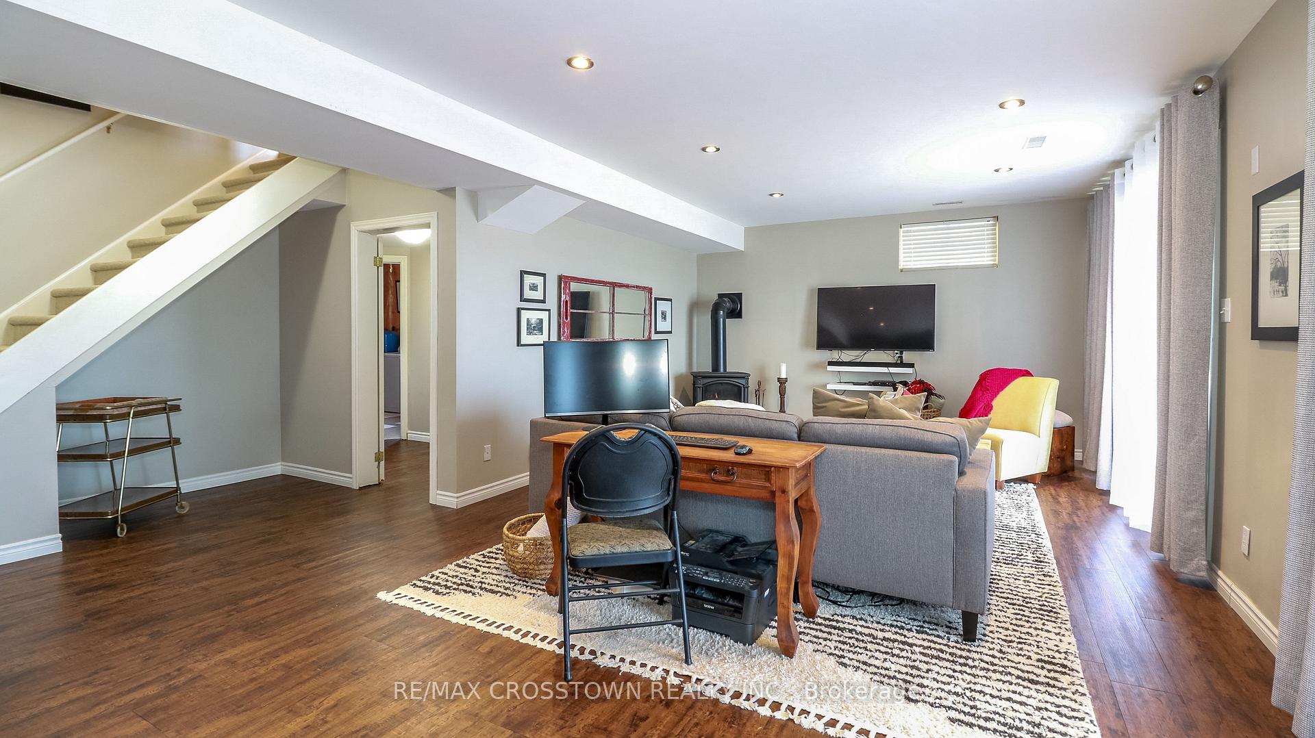 Photo 33 of 3093 Sandy Bend, Springwater, Rural Springwater — HOMEH