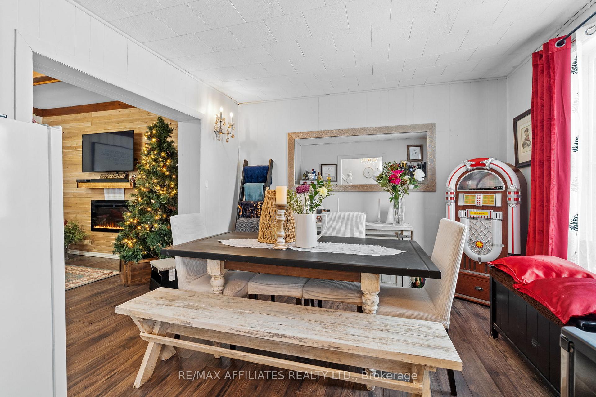 Photo 9 of 84 William Street E, Smiths Falls — HOMEH