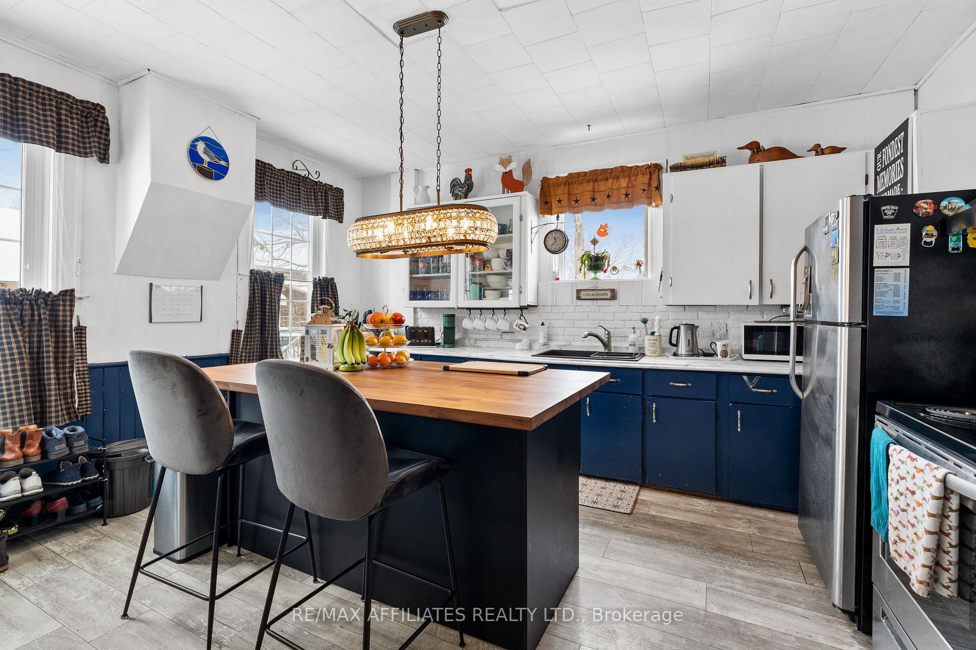 Photo 10 of 84 William Street E, Smiths Falls — HOMEH