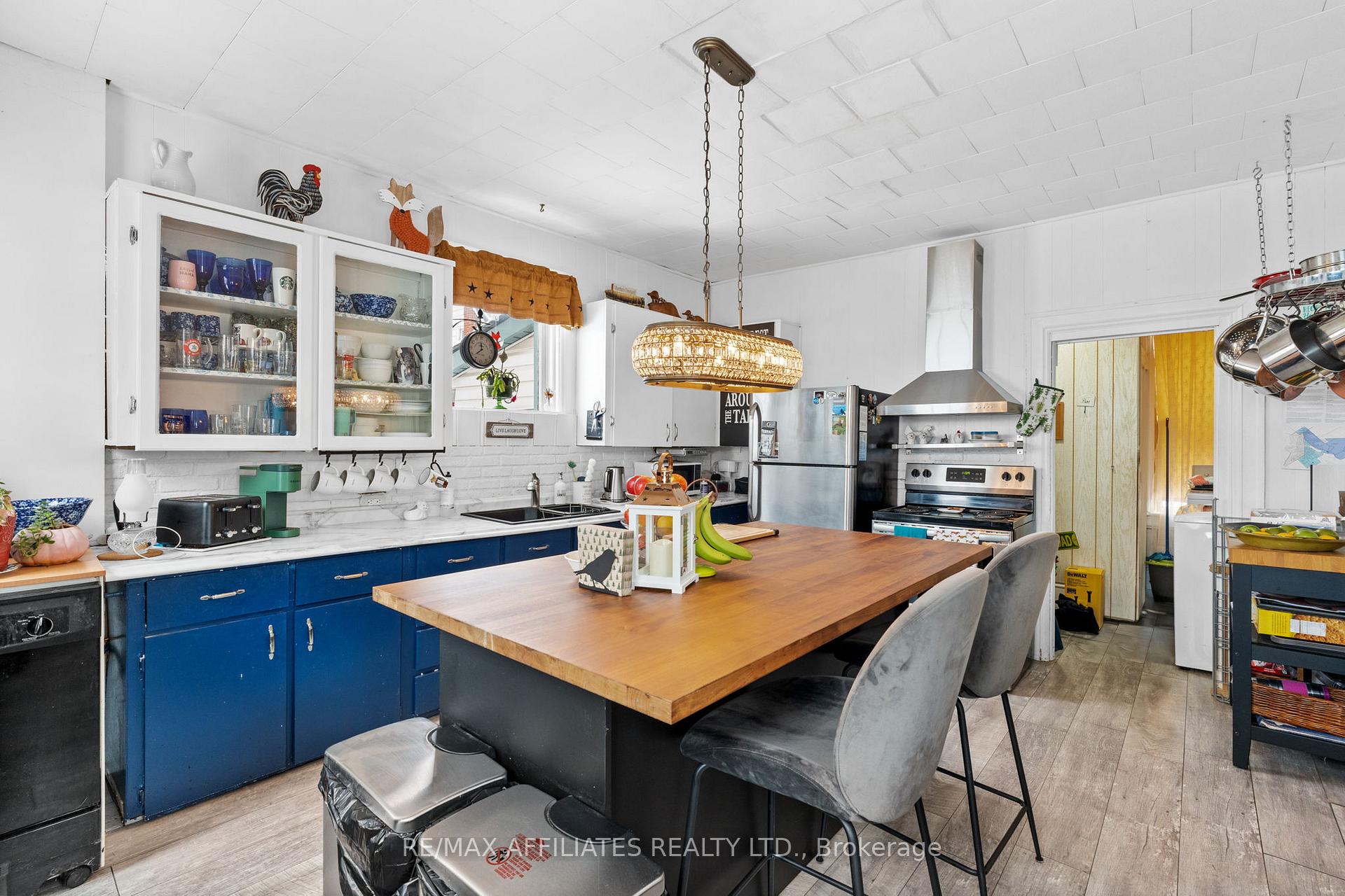 Photo 11 of 84 William Street E, Smiths Falls — HOMEH