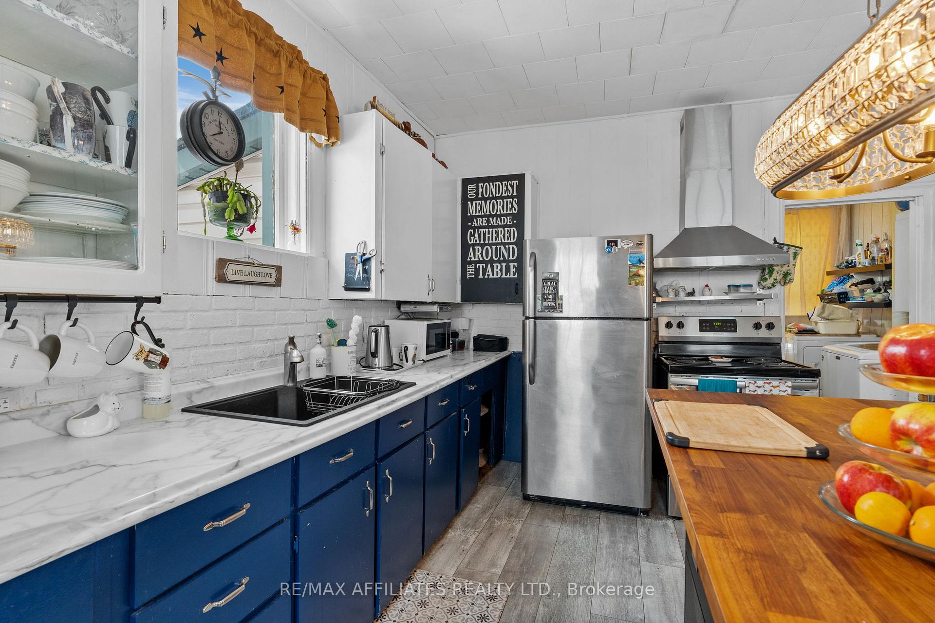 Photo 12 of 84 William Street E, Smiths Falls — HOMEH