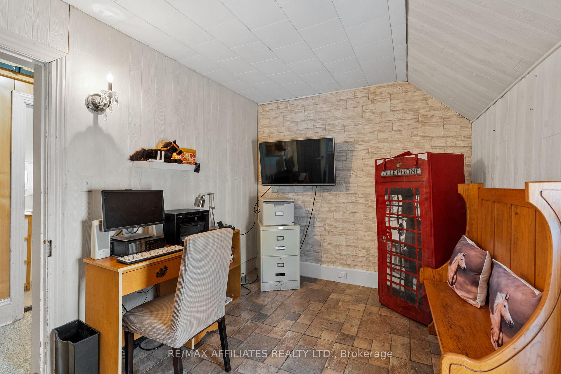 Photo 18 of 84 William Street E, Smiths Falls — HOMEH