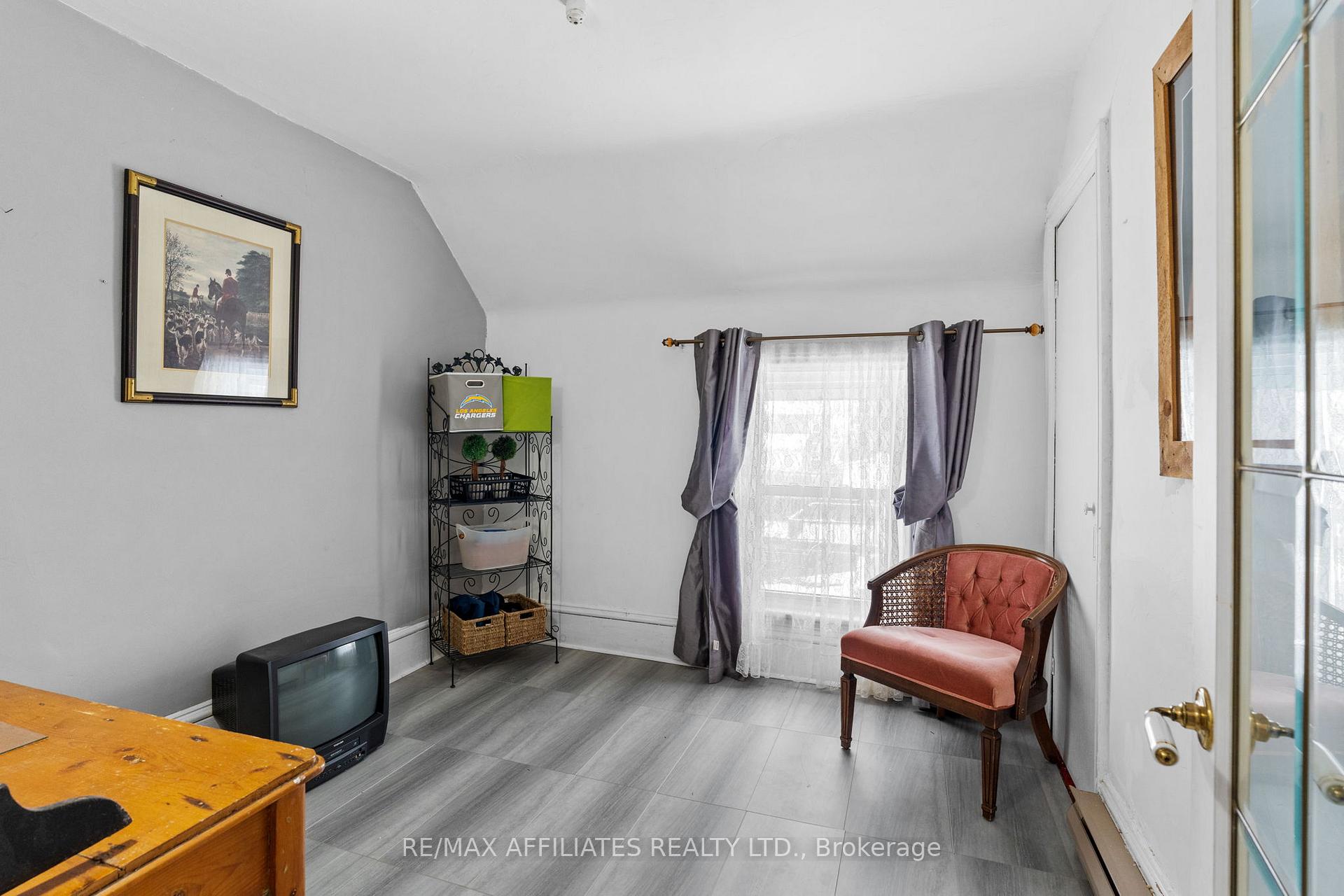 Photo 25 of 84 William Street E, Smiths Falls — HOMEH
