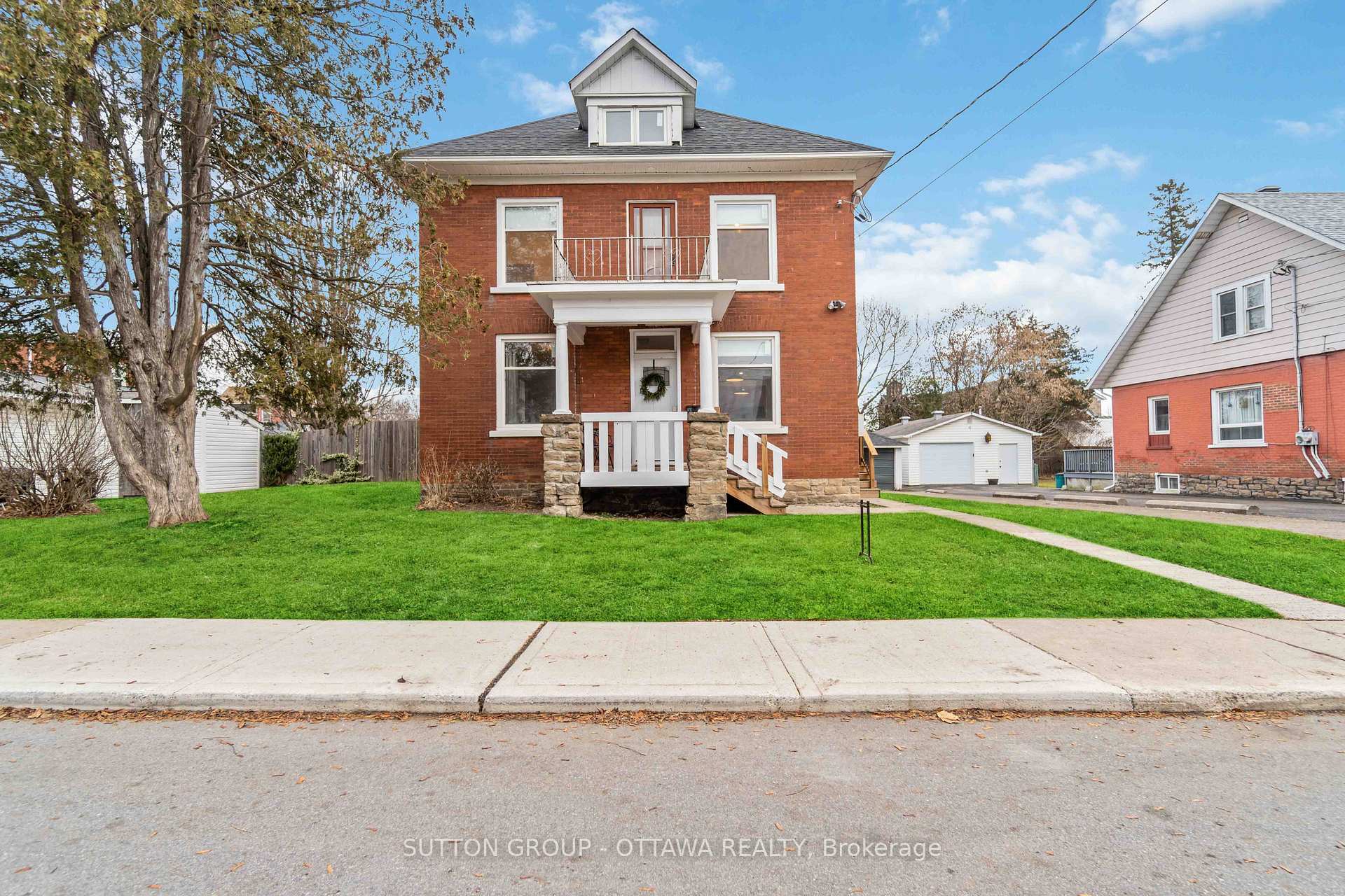 Front of 25 James Street