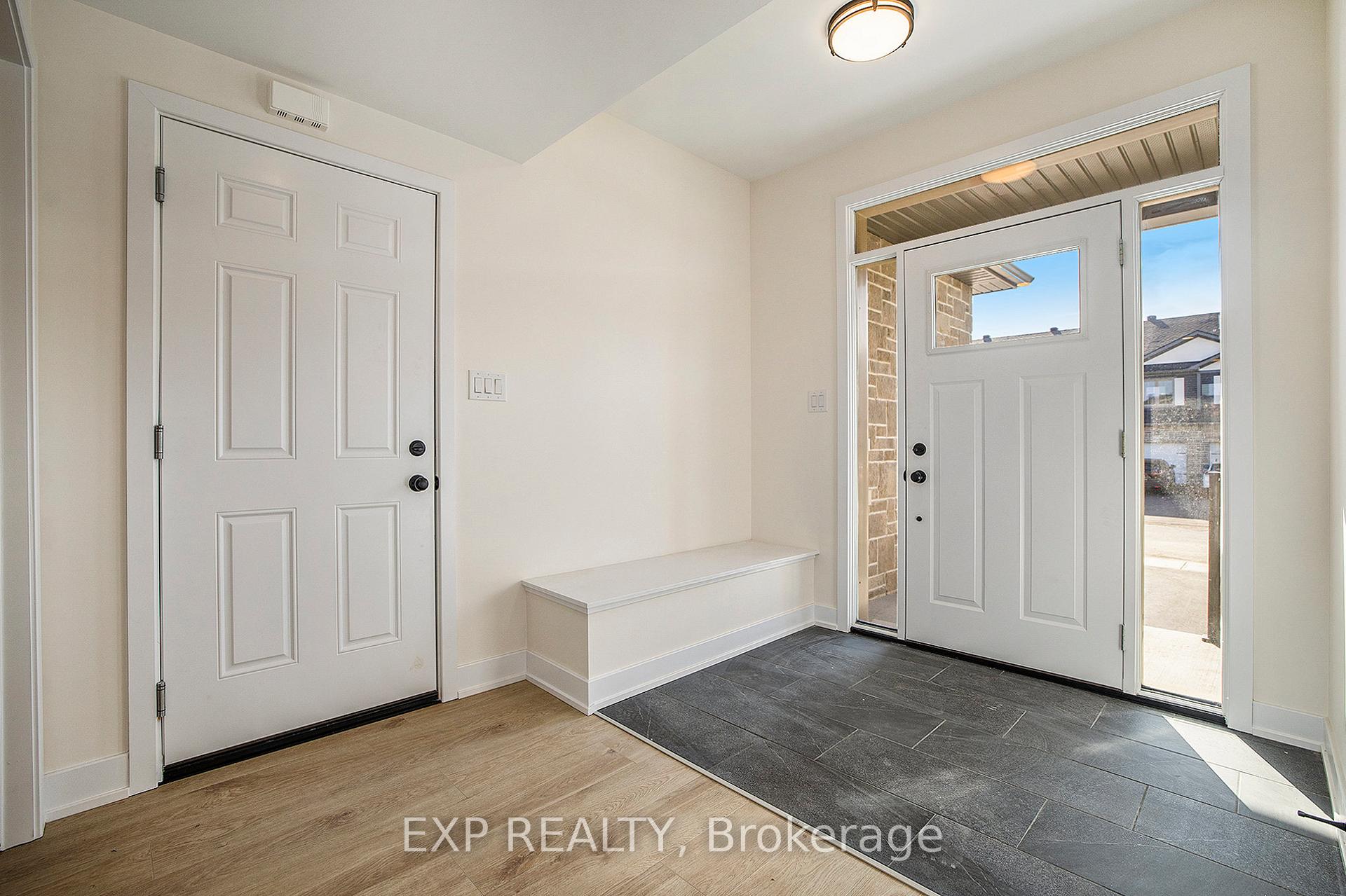 Photo 2 of 86 Whitcomb Crescent, Smiths Falls — HOMEH